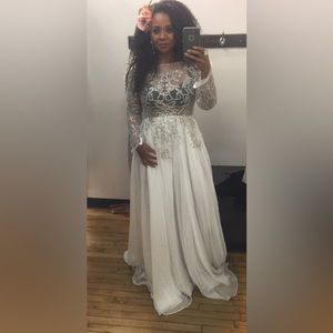 Vintage wedding gown size 4